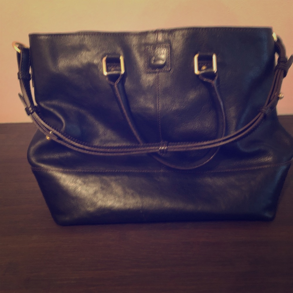 Dooney and bourke leather purse